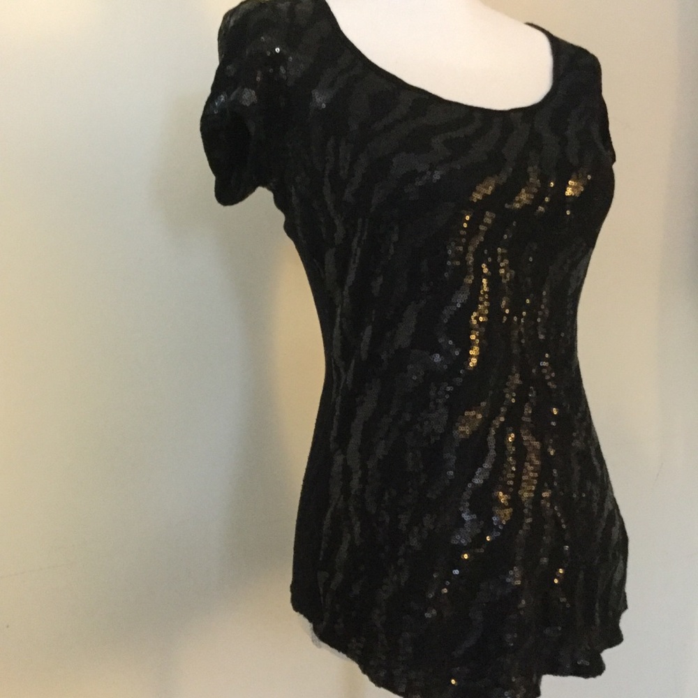 h.i.p. black sequin tee ( bars, parties )